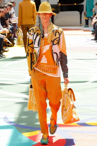 Look 22